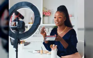Transformasi Makeup K-Dol: Pengaruhnya pada Influencer Muda dari Inggris