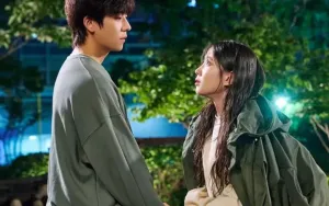 Kiss Scene IU dan Byeon Woo Seok Bawa 'Perfect Crown' Kembali Raih Rating Dua Digit