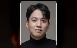 Roh Hyung Wuk Umumkan Hubungan Asmara Lewat Foto Manis di Medsos