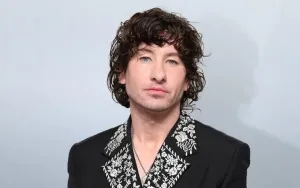 Barry Keoghan Klarifikasi Rumor Selingkuh dari Sabrina Carpenter