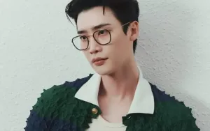 Lee Jong Hyuk Ungkap Kedekatan dengan Ayah BTS V di Radio Star