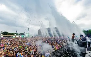 Kecelakaan Panggung Hebat di Festival Musik Tianjin: Ribuan Penonton Panik