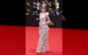 Rumor Operasi Plastik Lisa BLACKPINK Muncul Setelah Putus dengan Frédéric Arnault