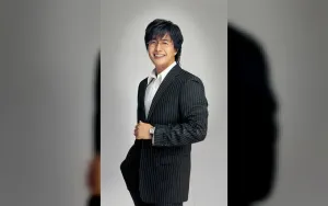 Bae Yong Joon Tampil Jarang di Publik Bersama Park Shin Hye dan Choi Tae Joon