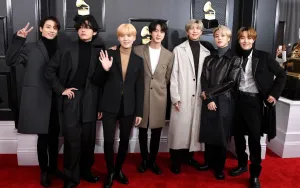 Pertunjukan Drone Bertema BTS Menggugah Semangat ARMY di Busan