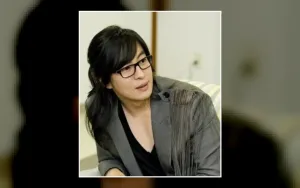Bae Yong Joon dan Park Soo Jin Liburan di Singapura Bersama Park Shin Hye