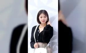 Jeongyeon TWICE dan Gong Seung Yeon Berpose Bersama, JYP Tanggapi Isu Perpindahan Agensi
