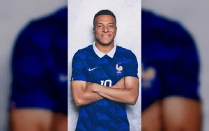 Kylian Mbappé Viral Minta Wasit Serahkan Ban Kapten Tim Prancis