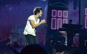 Harry Styles Batalkan Konser di Brazil, Penggemar Dapat Refund