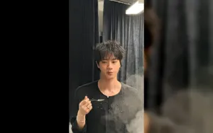 Jin BTS Memikat Hati Penggemar dalam Video 30 Detik untuk ELLE Korea