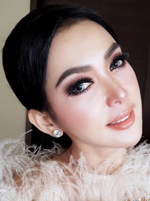 Tio Pakusadewo Menikah Diam-Diam dengan Yvone Ligaya 