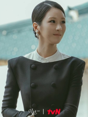 Sederet Outfit Seo Ye Ji 'Dimodifikasi' Lebih Berkelas dari Versi Model Asli di 'Eve', Setuju?