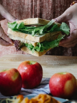 Mengenal Generasi Sandwich, Istilah yang Kini Melekat Pada Kaum Milenial dan Gen Z