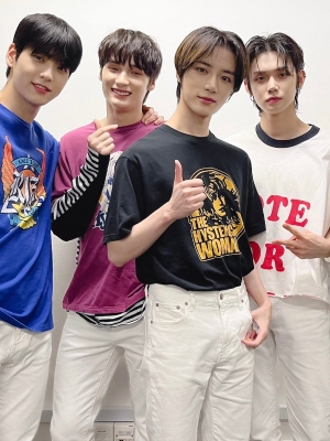 TXT Dibocorkan Main ke Studio Musisi AS, Bang Si Hyuk: Yang Besar Akan Datang