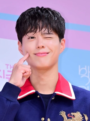 Park Bo Gum Diprediksi Bakal Nangis Setiap Syuting 'The Seasons'