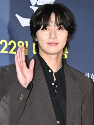 Postingan Park Seo Joon Curi Perhatian usai Dituduh Sindir Kim Soo Hyun