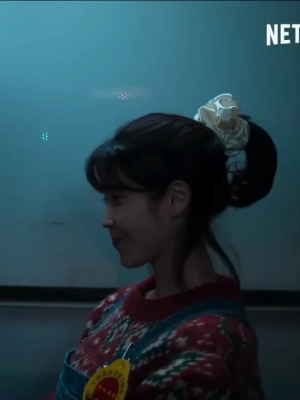 Adegan Ciuman IU & Lee Jun Young di 'When Life Gives You Tangerines' Disambut Heboh