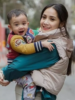Wajah Nagita Slavina No Make Up saat Ikut Tren Velocity Dipuji Mirip Gempi Versi Dewasa