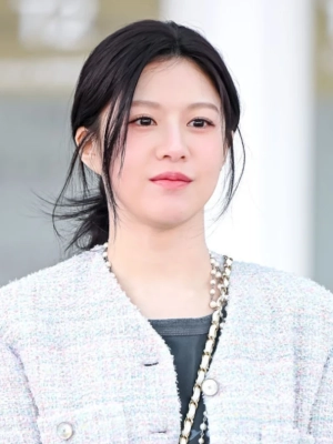 Go Yoon Jung Ungkap Awal Mula Terima Banyak Permintaan Casting