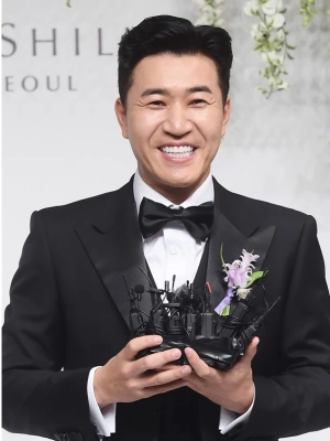 Insooni Minta Maaf Imbas Posting Wajah Istri Kim Jong Min di Pernikahan