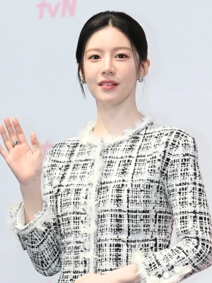 Casting Go Yoon Jung & Koo Kyo Hwan Jadi Pasangan Drama Tuai Pro Kontra