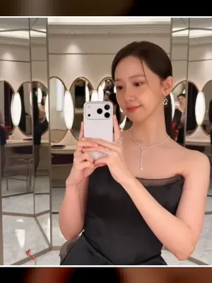 Beda Usia 14 Tahun, Netizen Komentari Penampilan Yoona dalam Gaun Pengantin
