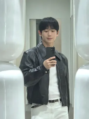 Jung Hae In Dikecam karena Dukungan kepada Kim Soo Hyun di Tengah Kontroversi