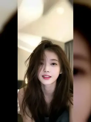 Netizen Tertawa Melihat Handprint Lucu IU dan Ju Jihoon