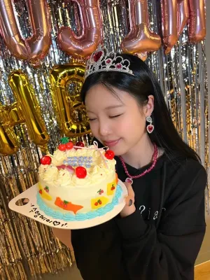 Grup Baru JYP, OURBIRTHDAY, Tampilkan Visual Anggota Pertama