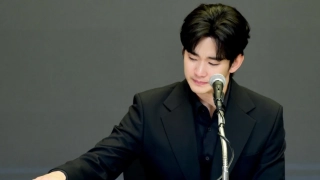 Agensi Kim Soo Hyun Hentikan Jasa Cleaning Service Diduga Imbas Krisis Finansial