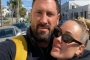 Reuni Emosional Maksim Chmerkovskiy Dengan Istri Saat Tiba Di AS Usai Terjebak Perang Rusia-Ukraina