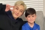 Bang Chan Bikin Girang Usai Pose Menggemaskan Bareng William dan Bentley Hammington