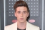 Brooklyn Beckham Keciduk Ngemper Di Pinggir Jalan, Wajah Pilu Isyaratkan Cekcok Dengan Istri?