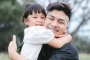 Nastusha Putri Glenn Alinskie Tampil Anggun Potong Kue di Padang Rumput, Bak Ice Princess