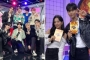 Stray Kids Menggila, Lee Chae Min Jadi 'Buaya' Gombali Seulgi Red Velvet di 'Music Bank'