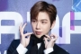 Kang Daniel Sumbang Topi Kesayangan Untuk Kegiatan Amal