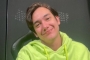 Adipati Dolken Bantu Urus Anak Sambil Nonton Anime, Momen Keduanya Sama-Sama Bikin Gemas