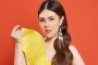 Rahasiakan Wajah Calon Suami, Tina Toon Sebut Sang Pacar Takut Diledek Jelek