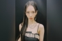 Karina aespa Tunjukkan Bukti Tak Oplas Hidung Saat Lakukan Sesuatu di Siaran Live