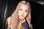 Dancer Cowok Bantu Rose BLACKPINK Atasi Wardrobe Malfunction di Konser Jakarta