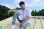 Prediksi Benar, Park Jeong Woo TREASURE Klarifikasi Alasan Tak Seragam Lengkap di Wisuda SOPA