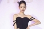 Jang Won Young Hampir Tak Dikenali Usai Pakai Riasan Smokey Eyes yang Menawan