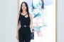 Kim Se Jeong Pamer Kaki Jenjang dengan Overall Hitam Yang Bikin Terlihat Seksi