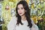 Brisia Jodie Pose Jongkok Dipuji Cantik Manglingi, Pesan Religius Curi Atensi