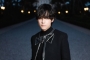 V BTS Bisa Bikin Makin Gempar jika Ikuti Outfit Model Asli di Acara CELINE