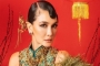 Luna Maya Pamer Perut Seksi Nan Ramping, Background Tembok Ngelupas Curi Fokus