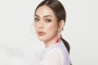 Celine Evangelista Pamer Fashion Airport Ala Barbie, Look-nya Modis Abis