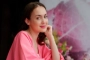 Berduka Sang Mertua Meninggal, Rianti Cartwright Justru Gelar Pernikahan Adat