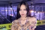 YG Tak Atur Pengawal, Lisa BLACKPINK Diduga Dijemput Pacar Setibanya di Prancis