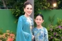 Bilqis Tampil Beda Sendiri Saat Ayu Ting Ting Sekeluarga Kenakan Dress Code Pink